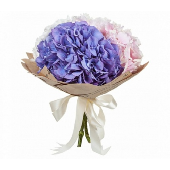 Букет из гортензий в крафте